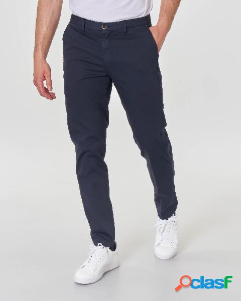 Pantalone chino blu in cotone stretch micro armatura