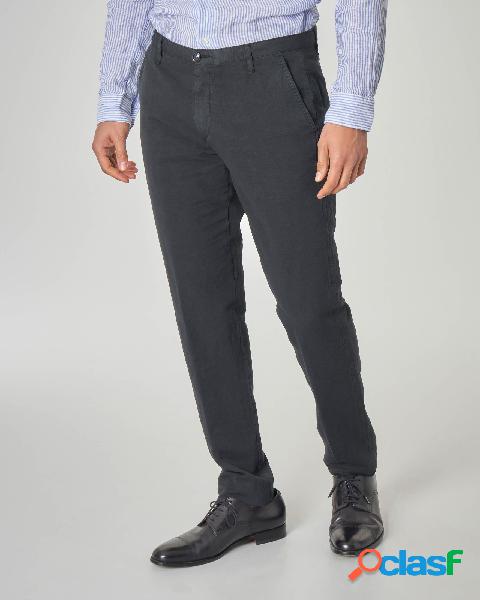 Pantalone chino nero in cotone e lino