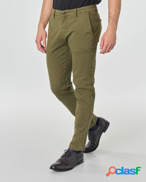 Pantalone chino verde militare in cotone stretch