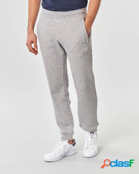 Pantalone grigio in felpa con logo Trifoglio piccolo