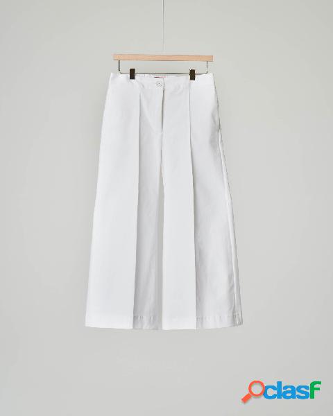 Pantaloni bianchi ampi
