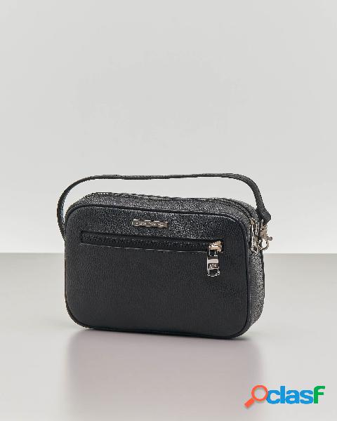 Pochette nera in pelle martellata