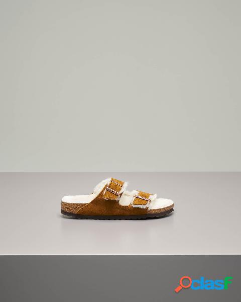 Sandalo Arizona color cuoio in pelle scamosciata con interno