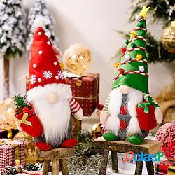 decorazioni per bambole rosse e verdi creative in piedi