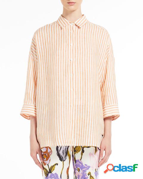 Camicia bianca in lino a righe arancioni dal volume ampio