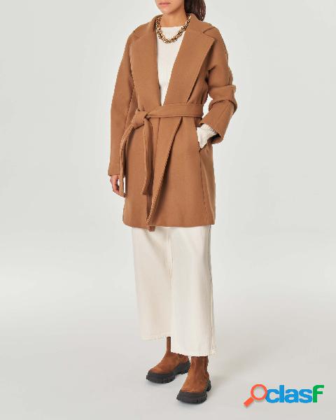 Cappotto color cammello in panno con cintura in vita