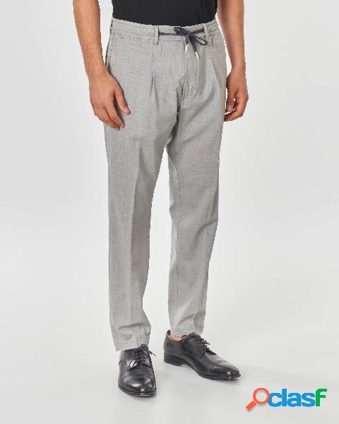 Pantalaccio grigio chiaro in tela di lana stretch