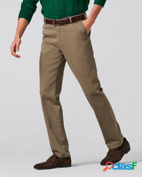 Pantalone chino Oslo color fango in gabardina di cotone