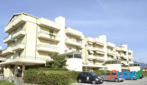 Appartamento a Montignoso in Via Marina