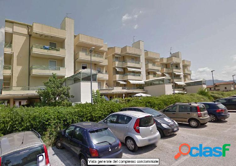 Appartamento a Montignoso, via Marina