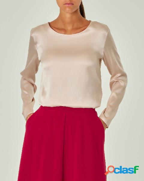 Blusa rosa cipria in raso di seta stretch con scollo ampio