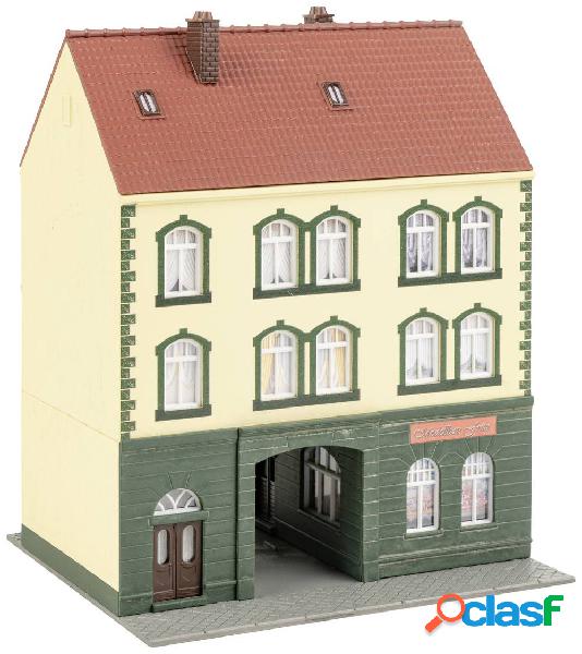 Casa di città con negozio di modellini Faller 130628 H0