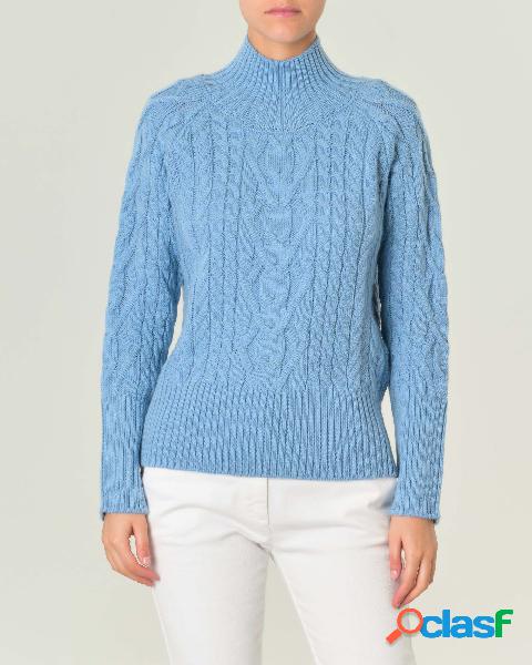 Lupetto azzurro in misto lana a trecce con polsini e fondo