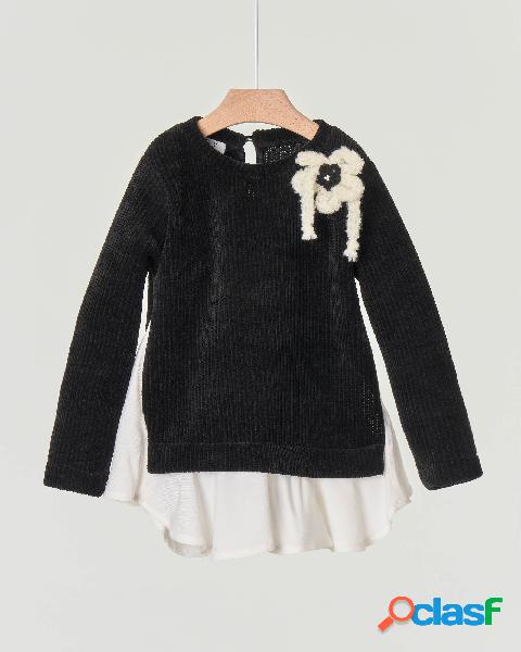 Maglia nera girocollo con balza bianca in viscosa 4-8 anni