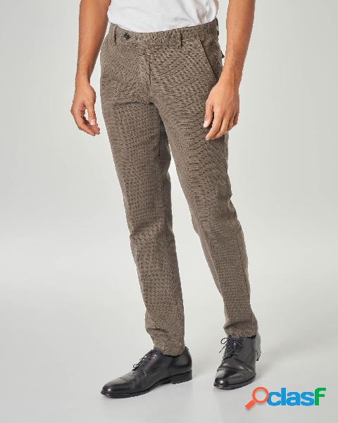 Pantalone chino kaki micro-quadretto in cotone stretch