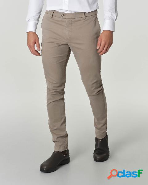 Pantaloni chino tortora in misto cotone e modal stretch