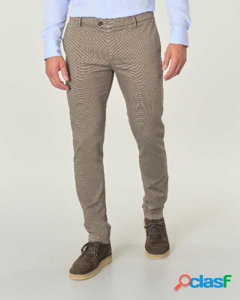 Pantaloni chino tortora punta spillo in misto cotone stretch