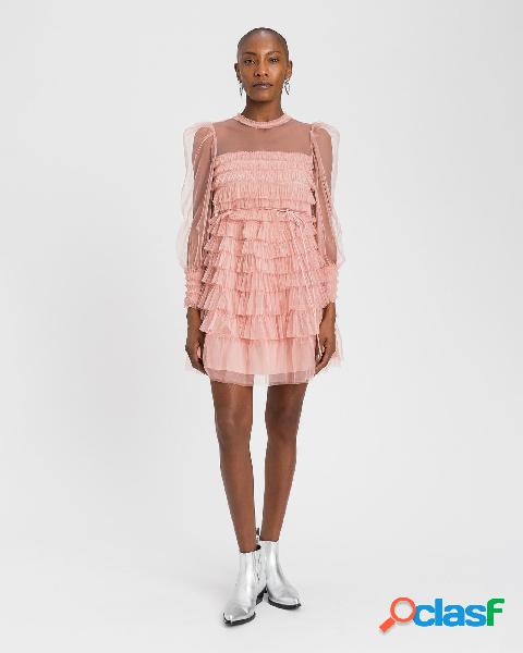 Abito corto in rosa a balze in tulle con spalle e maniche