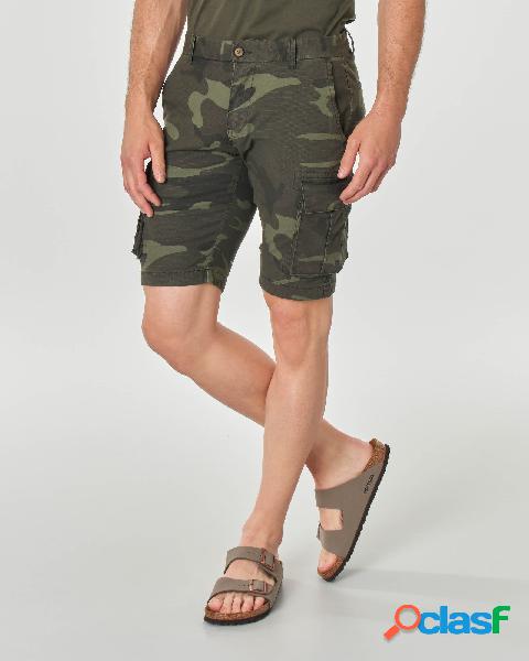 Bermuda tasconato verde militare camouflage in ripstop di