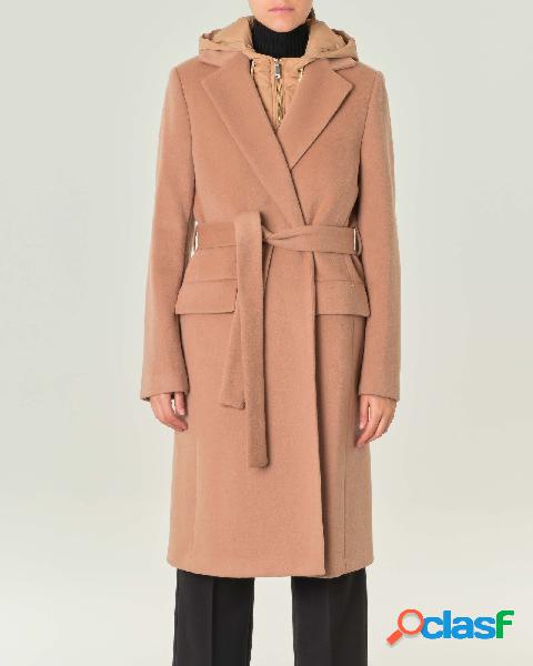 Cappotto color cammello in misto lana con cintura in vita