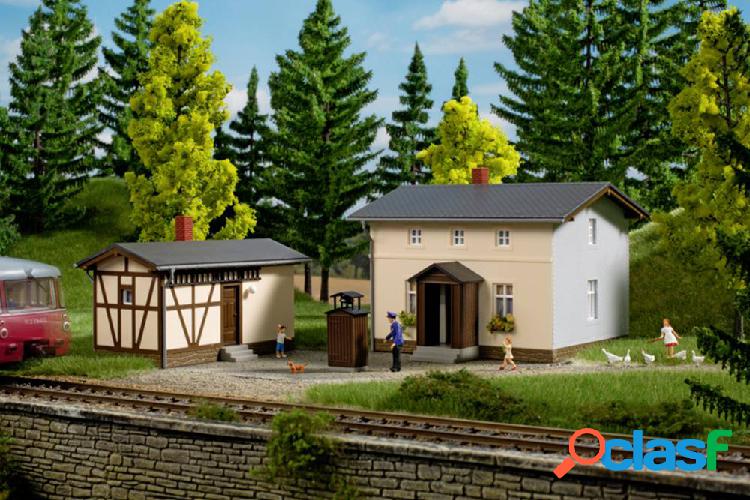 Casa di riscaldamento ferroviario con edifici secondari