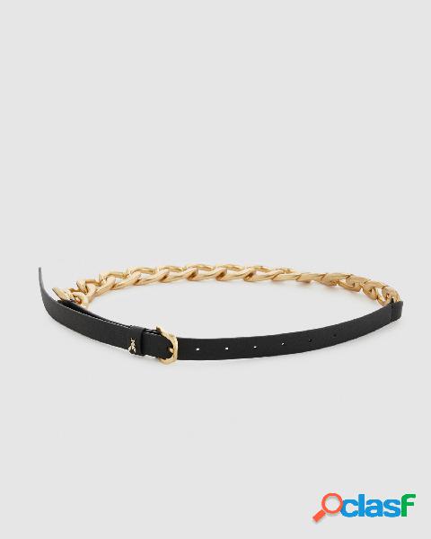 Cintura nera in pelle liscia e maxi catena galvanica con