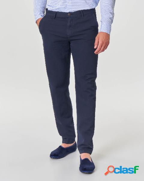 Pantalone chino blu in misto cotone e lino