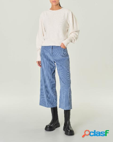 Pantaloni cropped color avio in velluto stretch a coste