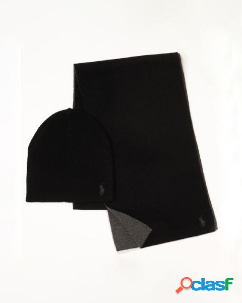 Set composto da sciarpa e berretto neri in maglia di misto