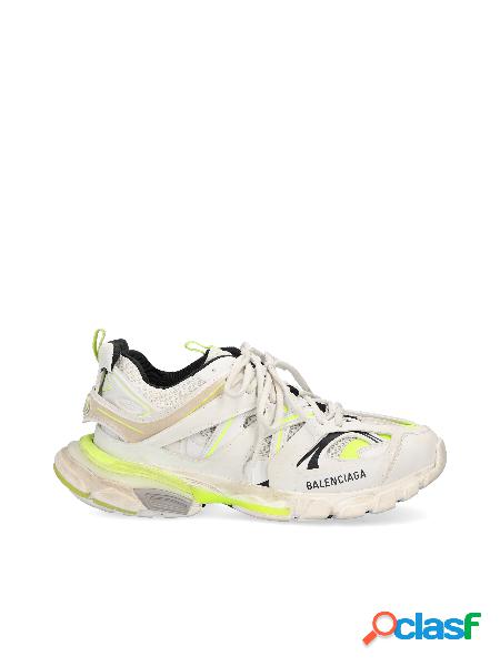 Sneakers Track