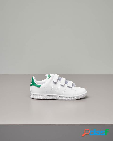 Stan Smith bianca con dettaglio verde e chiusure a strappo