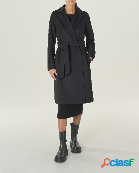 Cappotto nero in pura lana con cintura di chiusura e scollo
