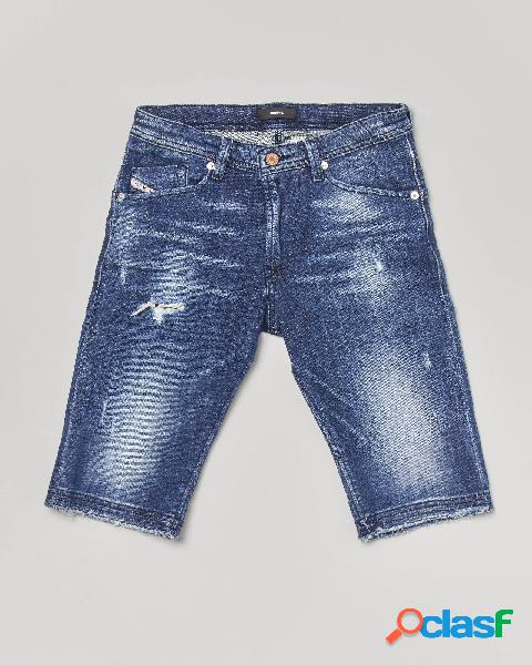 Bermuda jeans in cotone elasticizzato con lavaggio scuro
