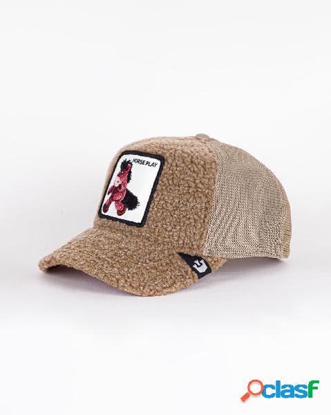 Berretto Horse Play trucker in orsetto beige con patch