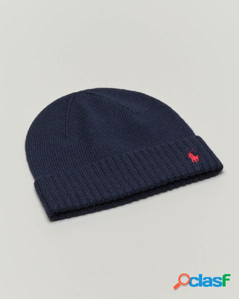 Berretto blu in lana con risvolto e logo pony rosso