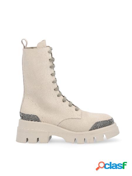 Boot In Camoscio Con "Precious Detail"