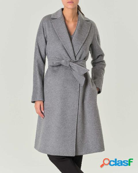 Cappotto grigio in pura lana vergine con ampio scollo a