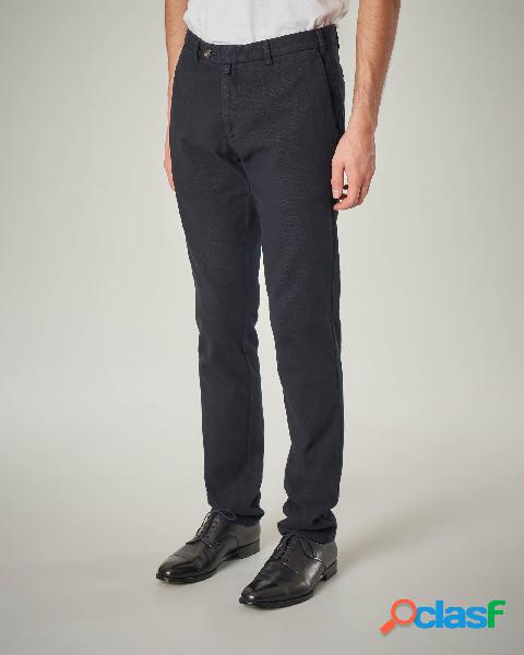 Pantalone chino blu a trama occhio di pernice