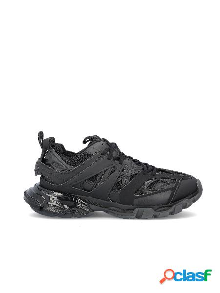 Sneakers Track