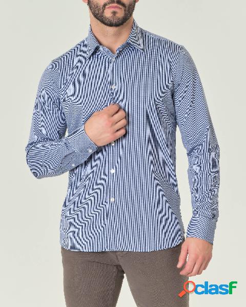 Camicia a quadretti bianchi e blu in tessuto tecnico stretch