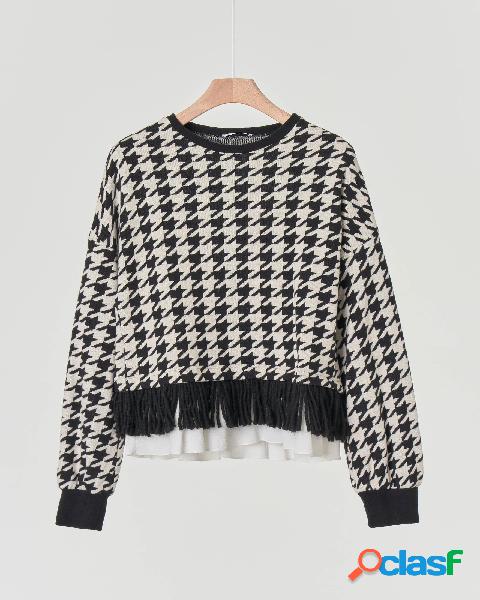 Maglia girocollo pied de coque bianca e nera con frange nere