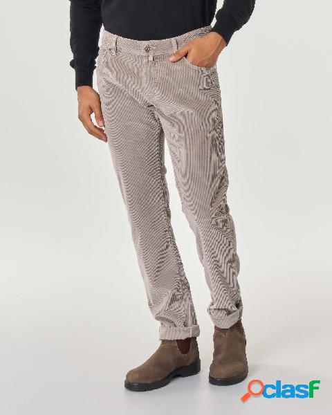 Pantalone cinque tasche beige in velluto millerighe