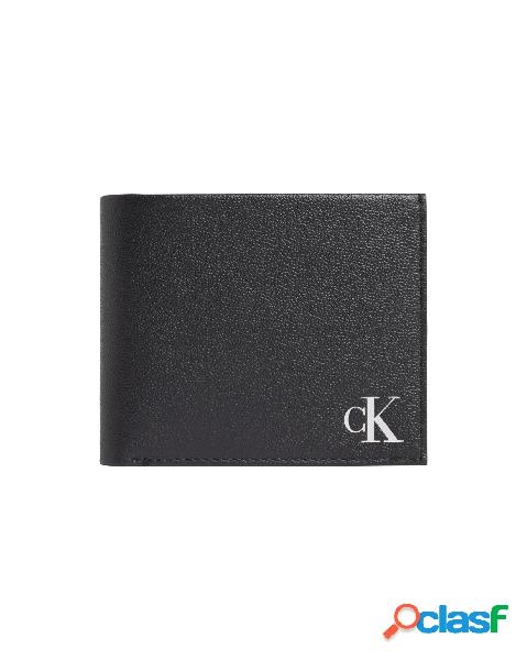 Portafoglio nero in pelle martellata con logo monogramma e