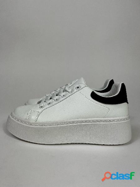 Sneakers low top bianche-nere