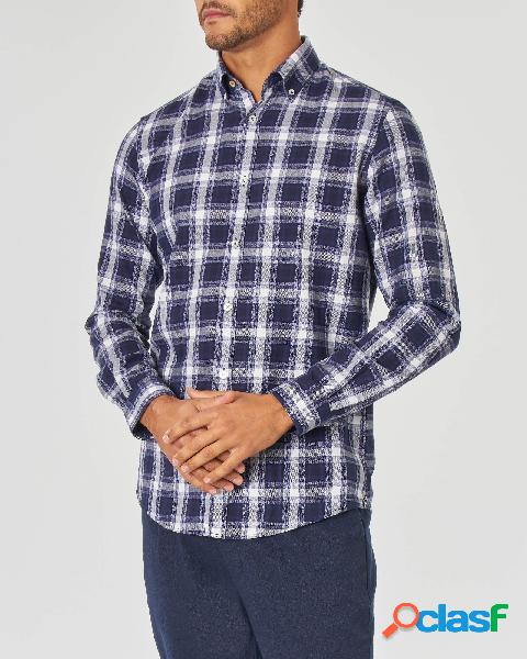 Camicia check blu e bianchi in flanella di cotone con collo