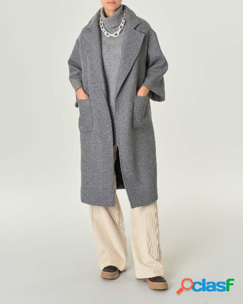 Cappotto grigio chiaro in tessuto diagonale di misto lana
