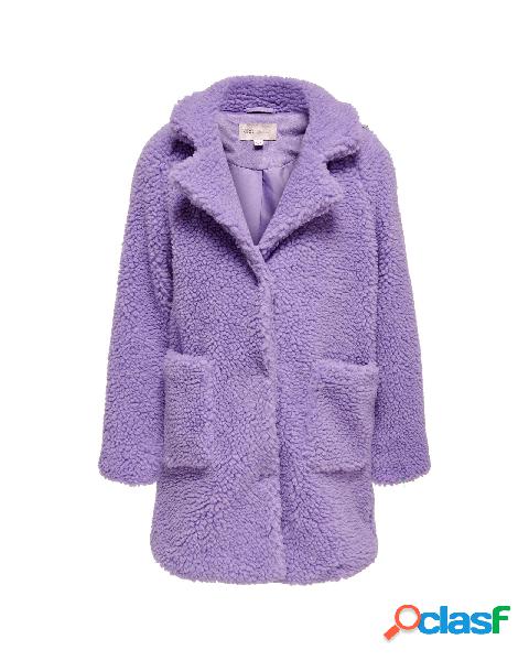 Cappotto lilla in tessuto teddy con rever classico e tasche