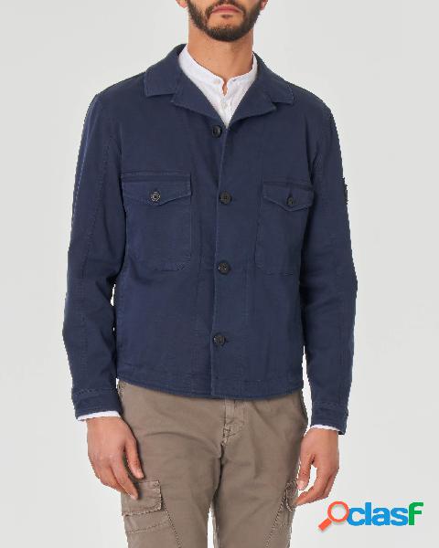 Giacca camicia blu in cotone stretch con tasche applicate e