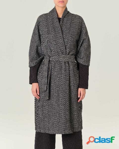 Kimono nero e bianco in tessuto spinato di misto cotone e