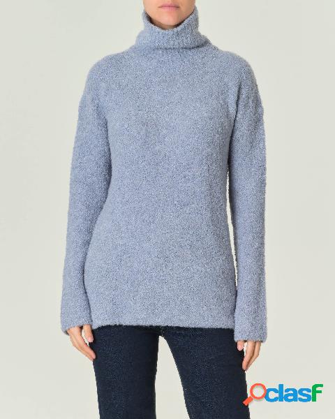 Maglia a collo alto azzurra in misto lana effetto bouclé